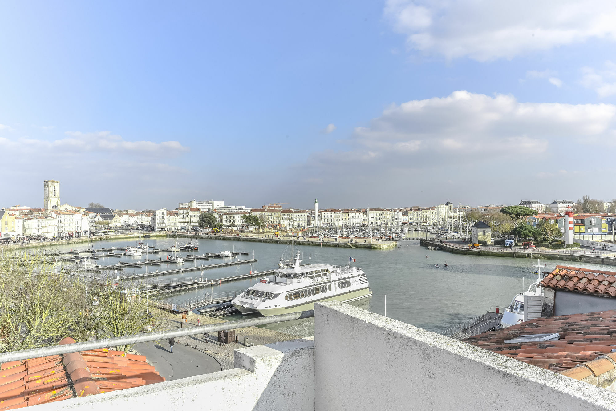 Maisons Du Monde Hotel & Suites - La Rochelle Vieux Port Luaran gambar